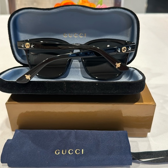 Authentic Gucci sunglasses - Picture 1 of 11